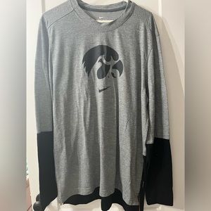 Nike Dri-Fit Long Sleeve Iowa Hawkeyes Shirt Mens XL Heavyweight material.